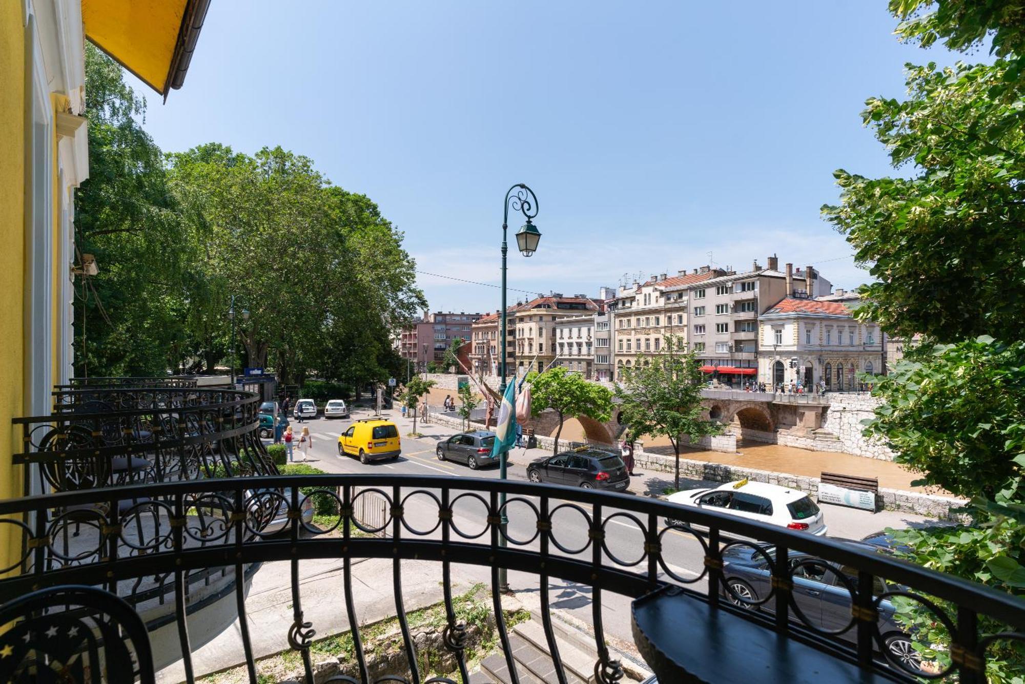 Ornament Hotel Saraievo Exterior foto